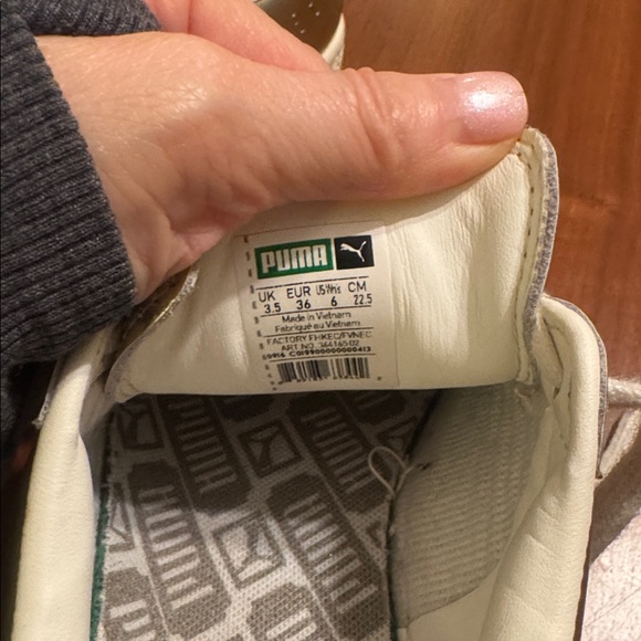 Puma Basket Women’s Metallic Gold Low Top Sneakers Like New Size 6 - Picture 6 of 6